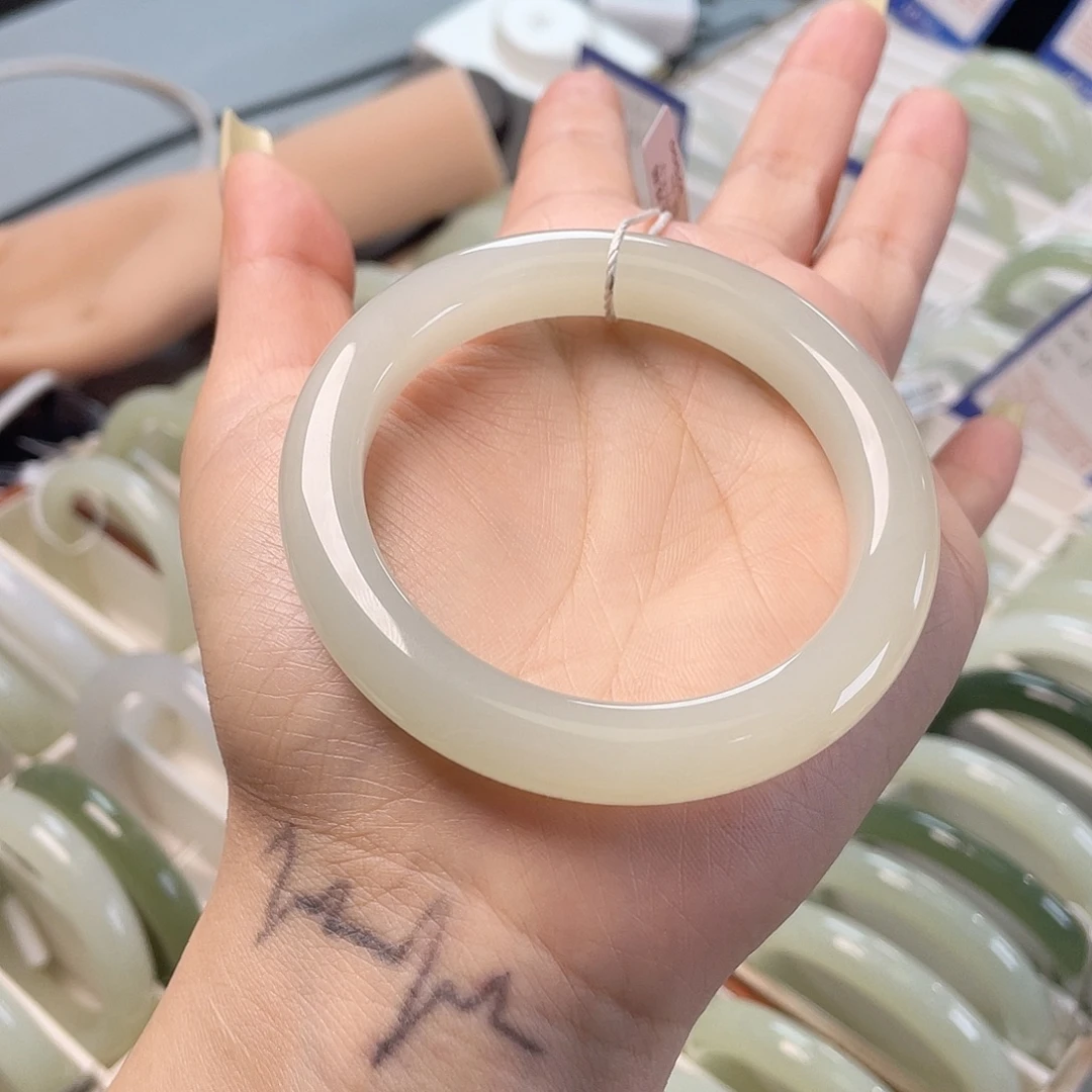 和田玉未镶嵌手镯冰胶感浅晴水捡漏款