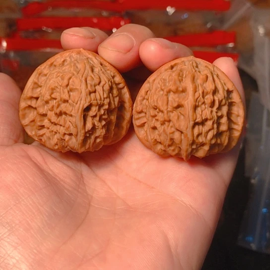 把件文玩核桃三角白40