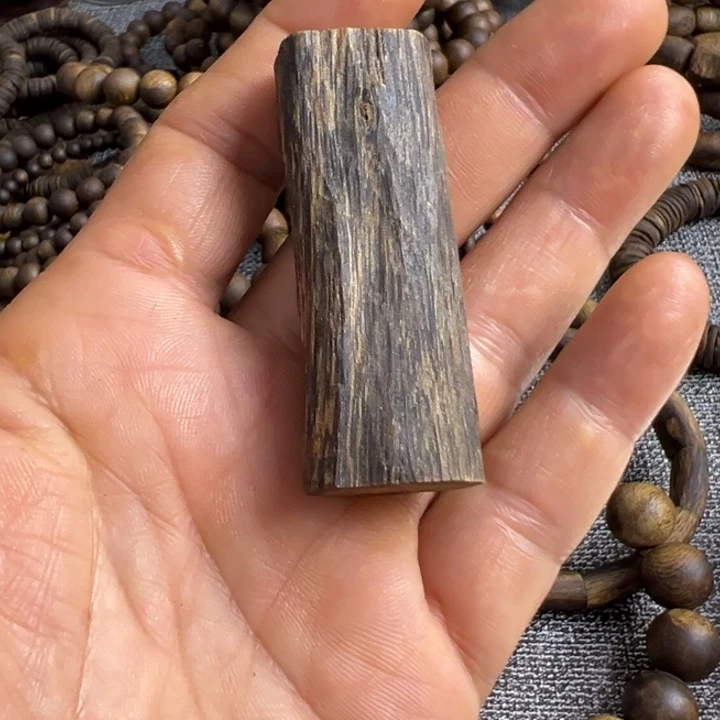 村长沉香素牌9.3克