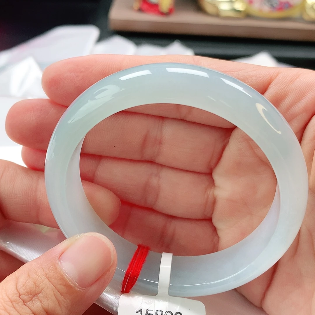 Y***Z翡翠未镶嵌手镯55轮胎