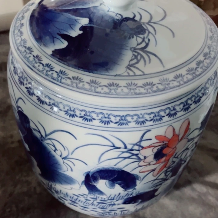 青花玲珑手绘荷花米高带底座