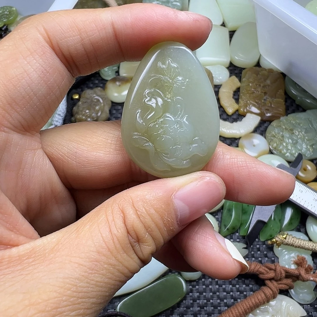 和田玉未镶嵌吊坠(不含链)