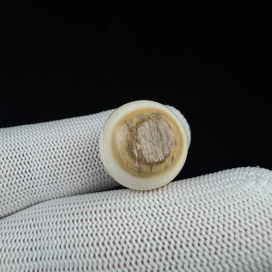 J8147天然猛犸 微瑕特价圆珠17.7mm 一物一图