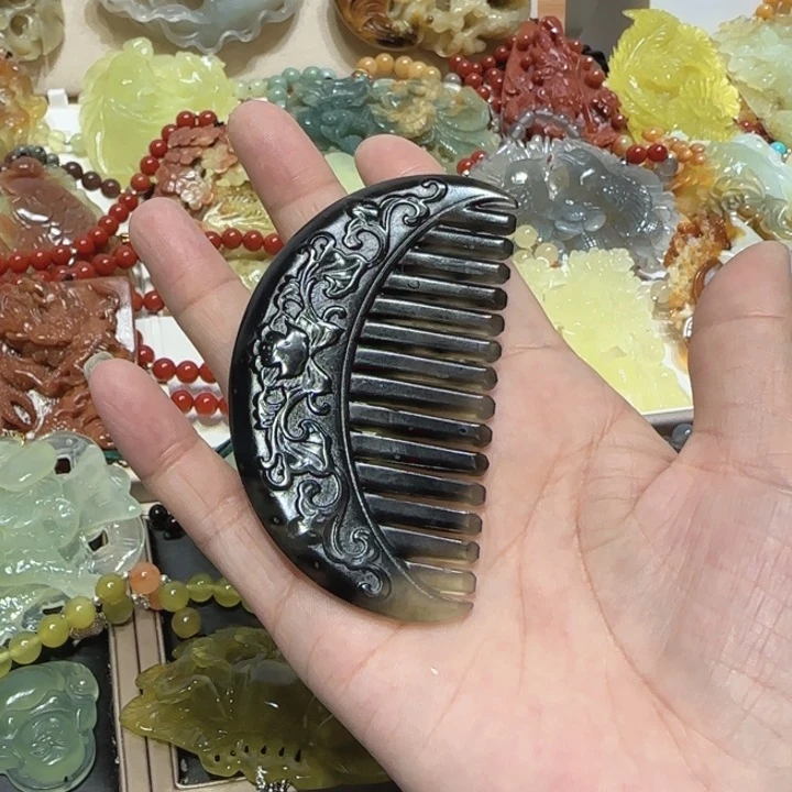 未镶嵌蛇纹石玉吊坠