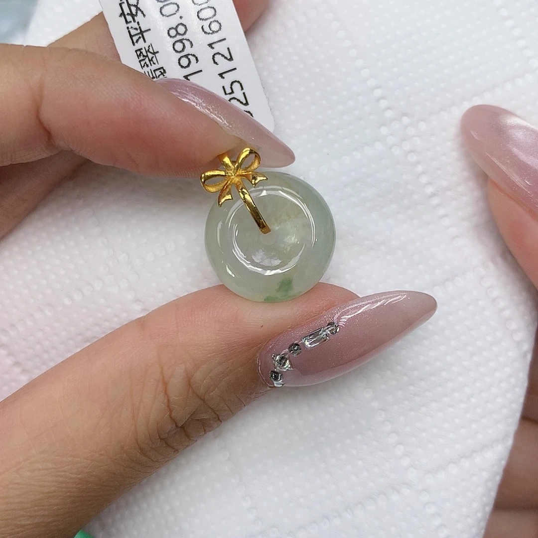 颈饰18K金镶嵌翡翠