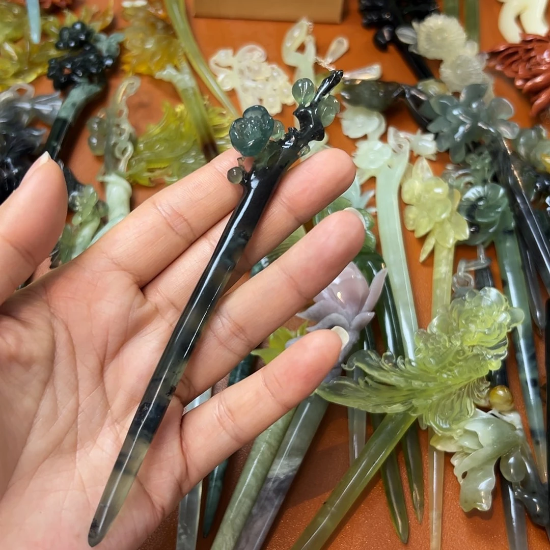 蛇纹石玉未镶嵌梅花啦***