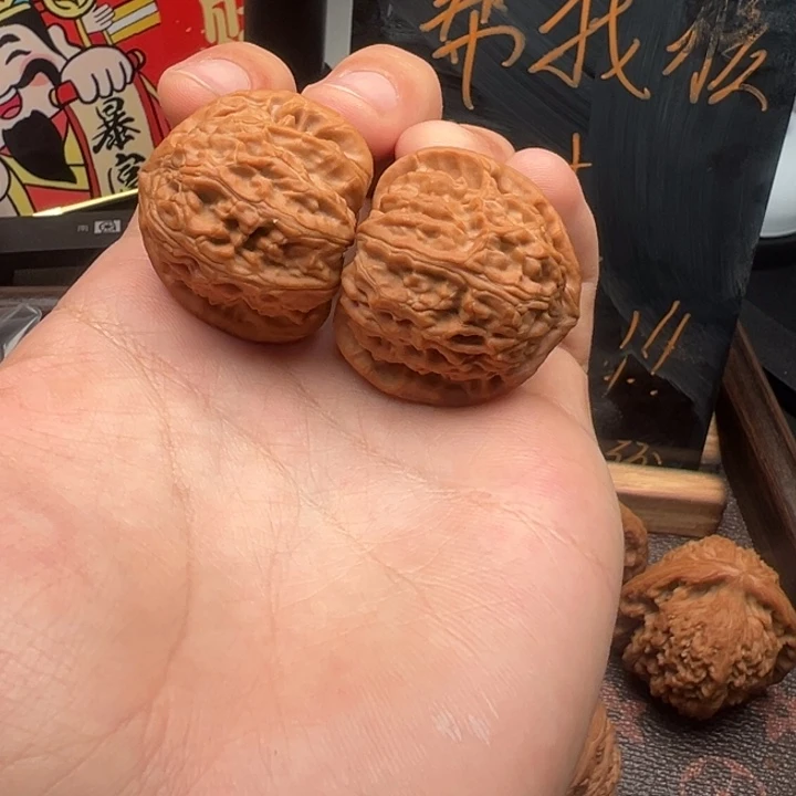 文玩核桃把件全品三角白35全品