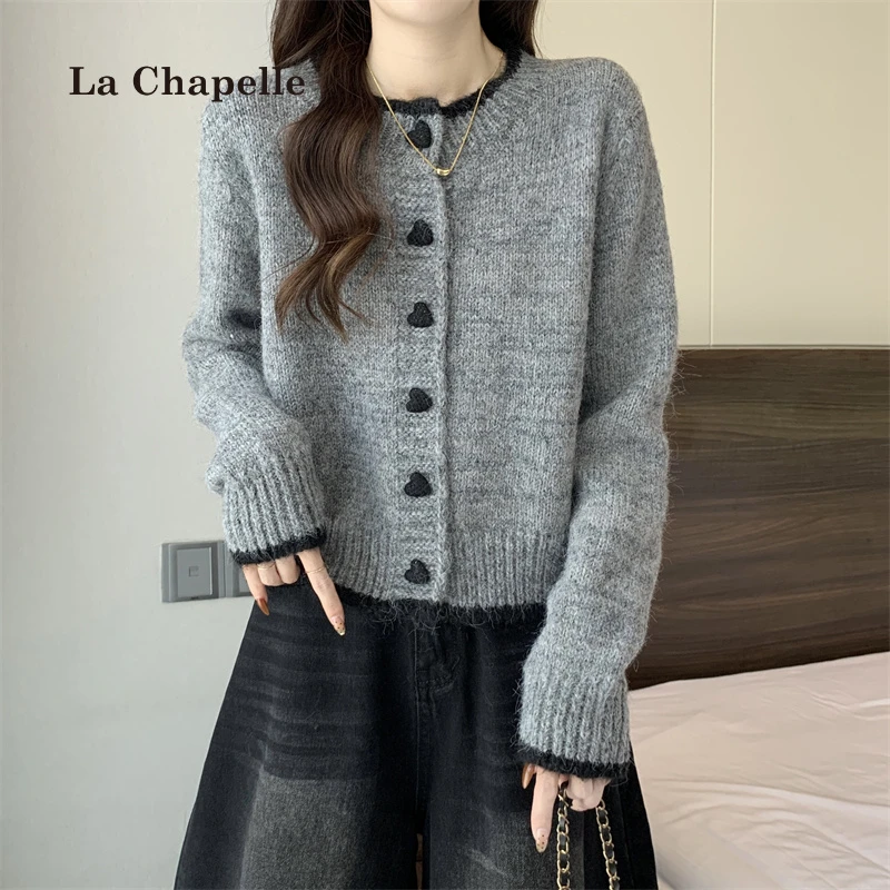 拉夏贝尔秋冬设计感拼色爱心纽扣毛衣女时尚宽松圆领针织开衫上衣