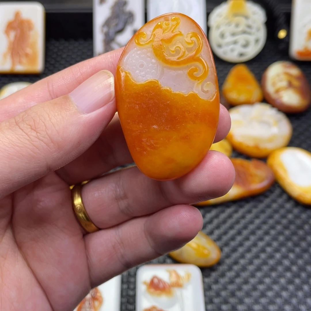 颈饰未镶嵌和田玉