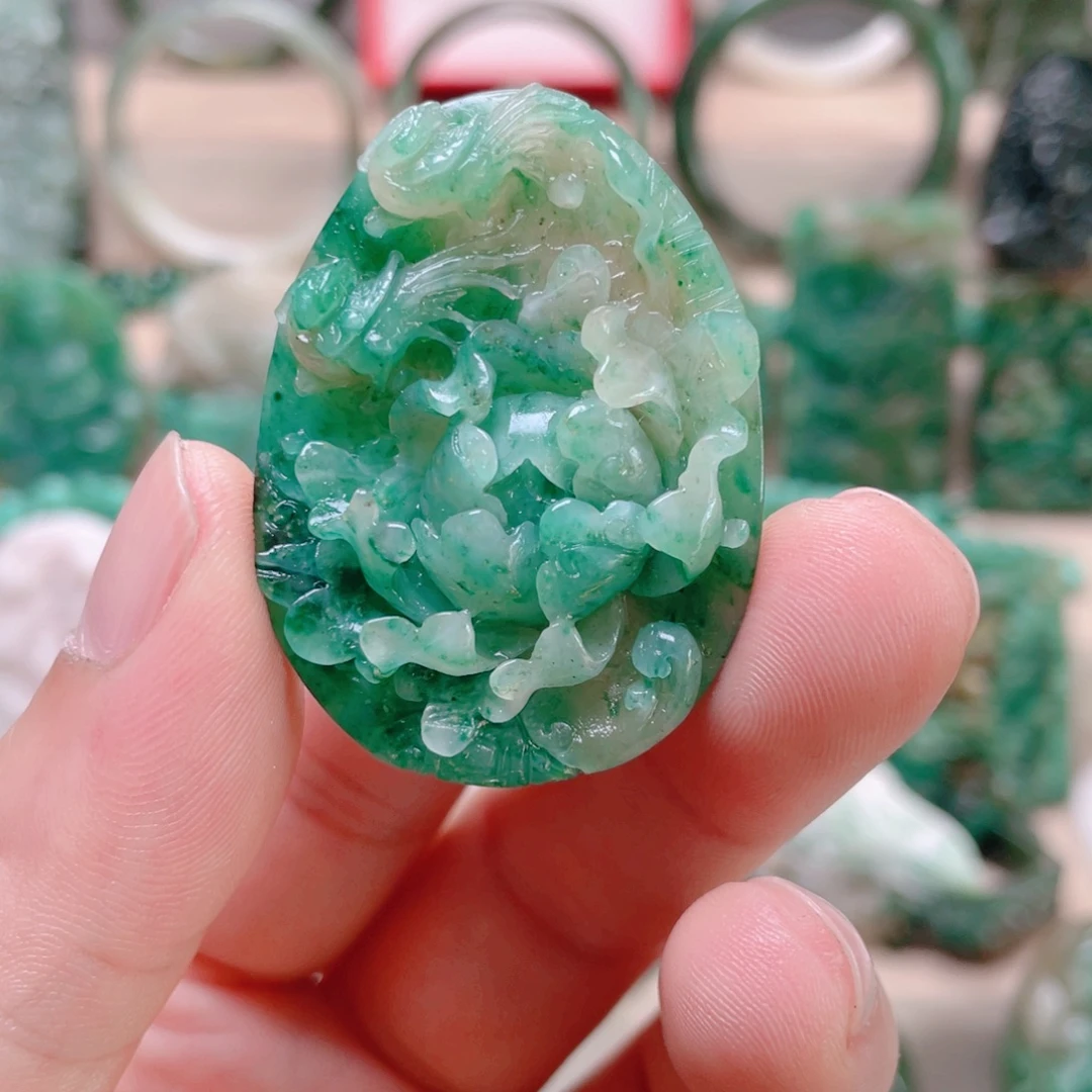 独山玉未镶嵌颈饰