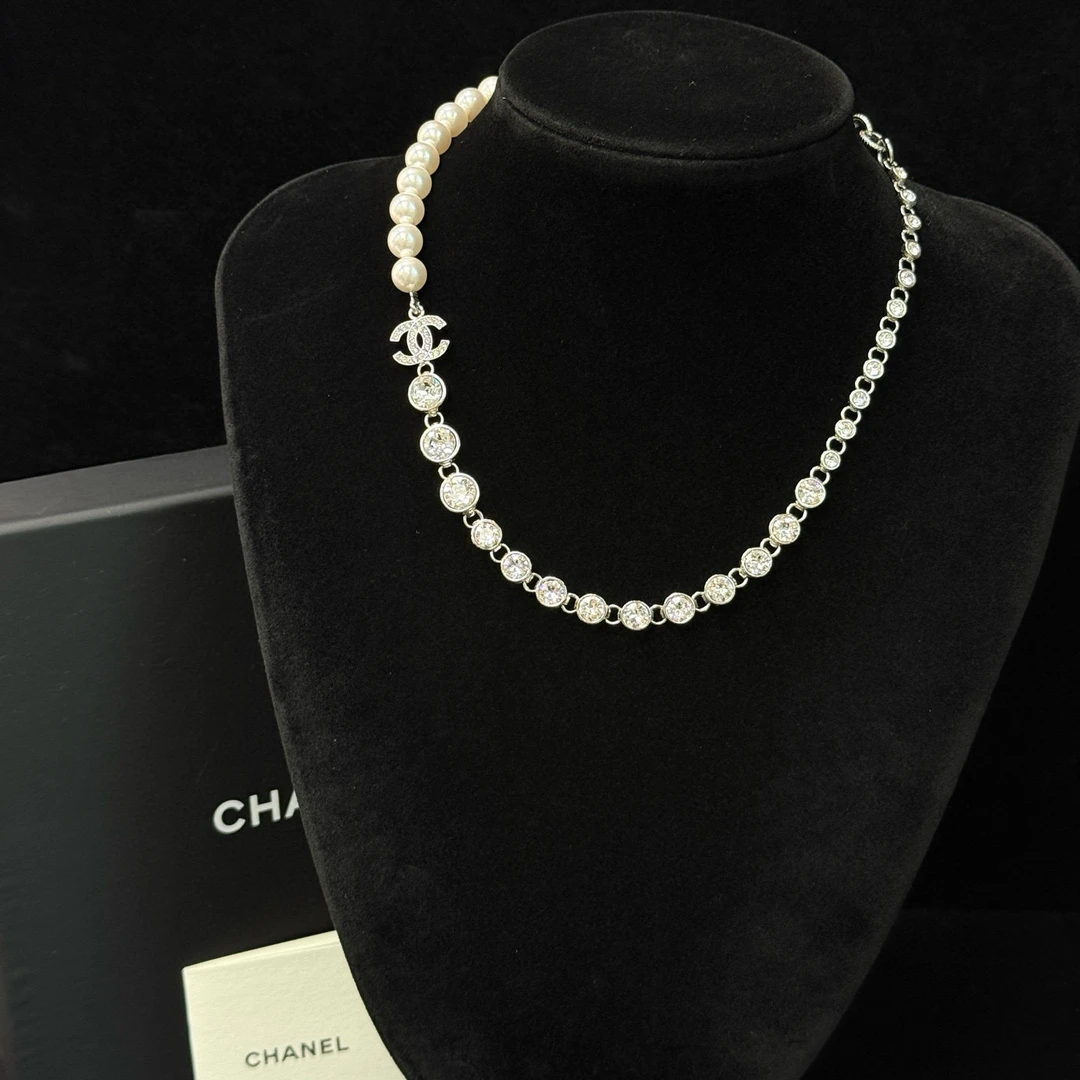 95新 Chanel/香奈儿 23V珍珠水钻choker项链 08009