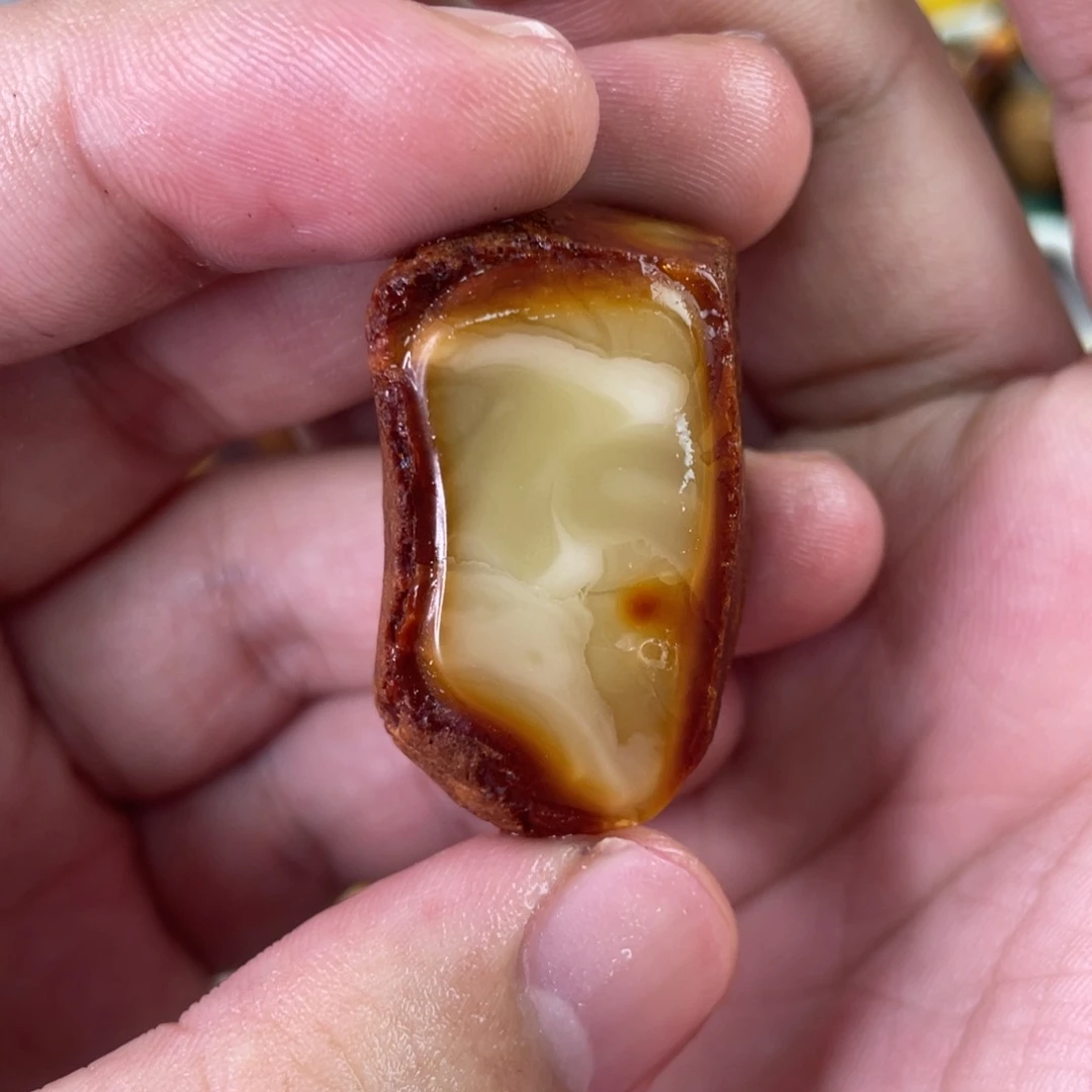 定制琥珀天然琥珀