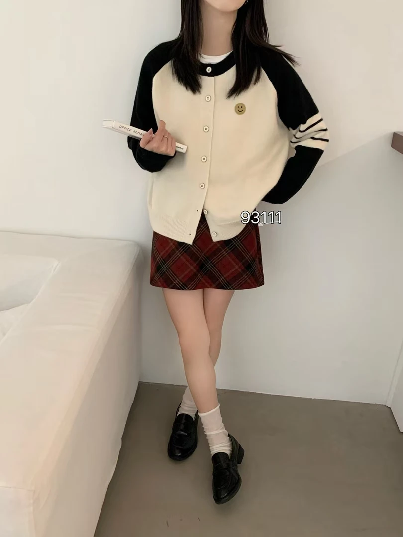 轩轩秋款拼接笑脸毛衣93111
