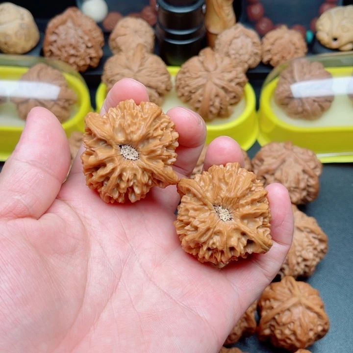 文玩核桃吊坠龙门涧狮子头42×40×40