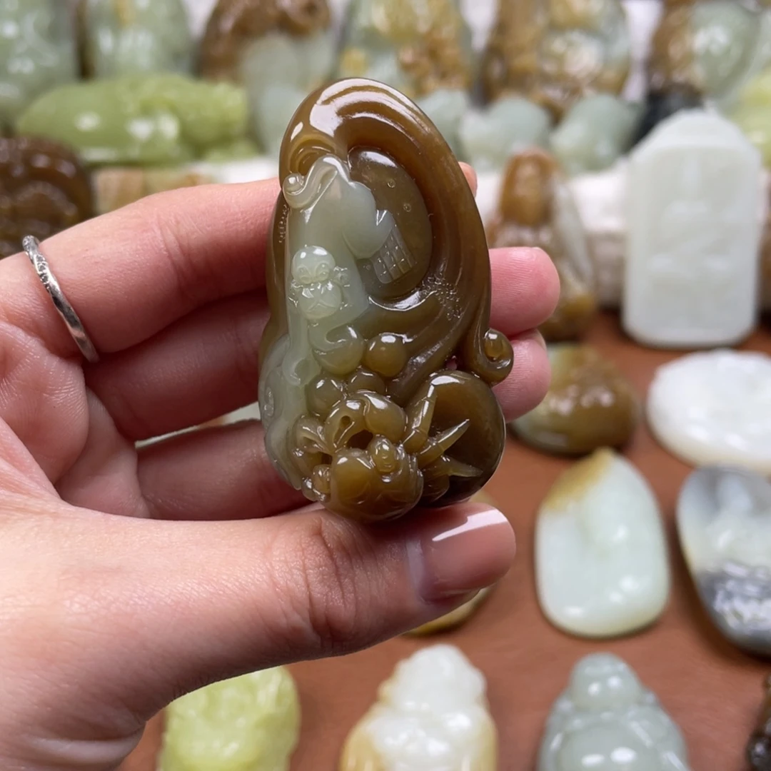 和田玉未镶嵌颈饰