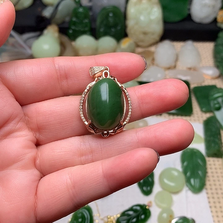 和田玉颈饰未镶嵌幸**家