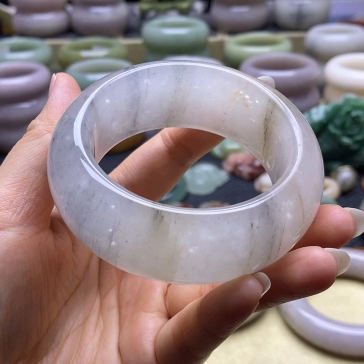 石英质玉未镶嵌手镯