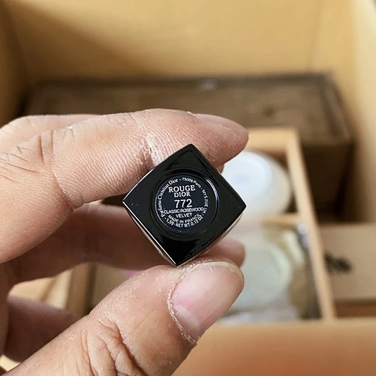 聚鑫中古杂项瓷器如图所示守**福