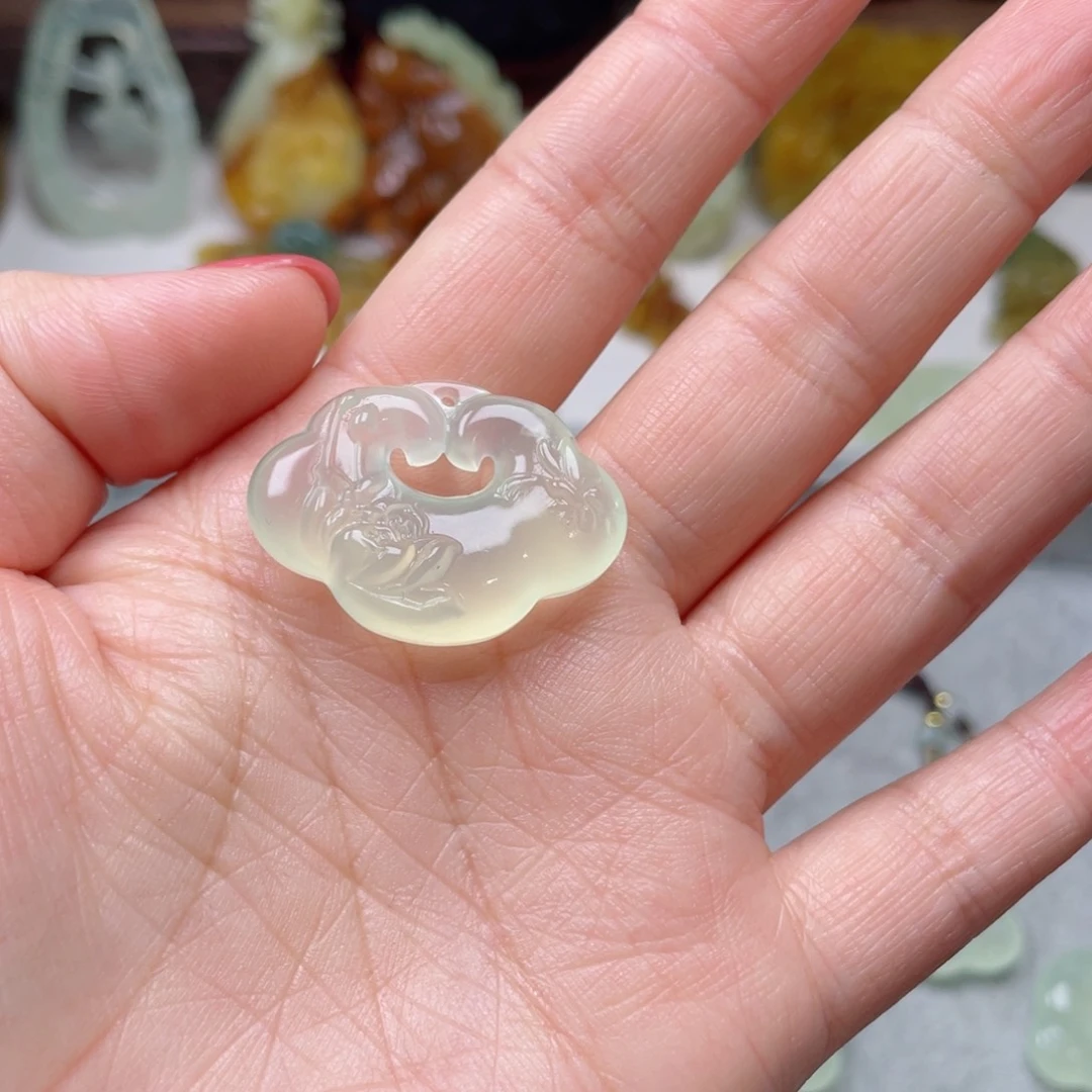 蛇纹石玉颈饰未镶嵌我***的