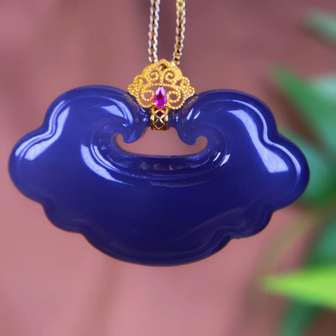 天然和田玉青海料精品烟紫罗兰18K金镶嵌平安如意锁吊坠@0063