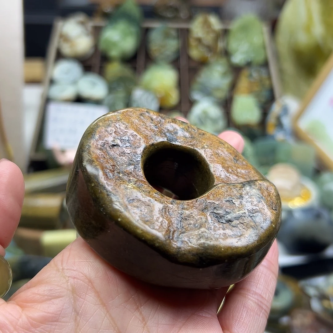 K***o岫岩河磨玉（透闪石质玉）未镶嵌颈饰河磨玉手玩