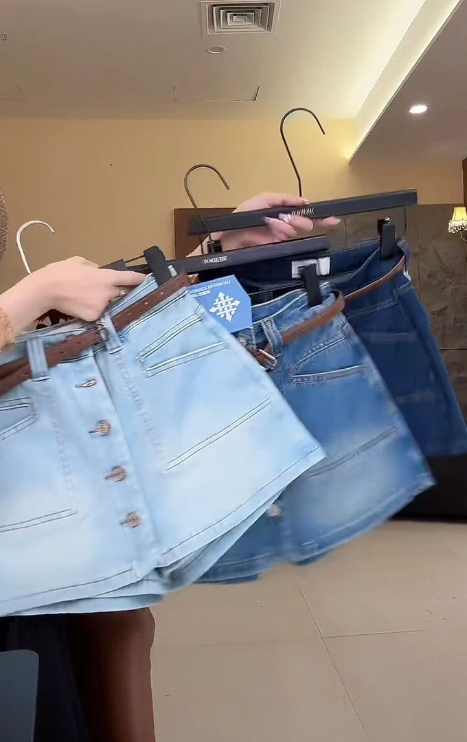 MEIDOU-822【潮酷辣妹短裙】高腰显瘦时尚