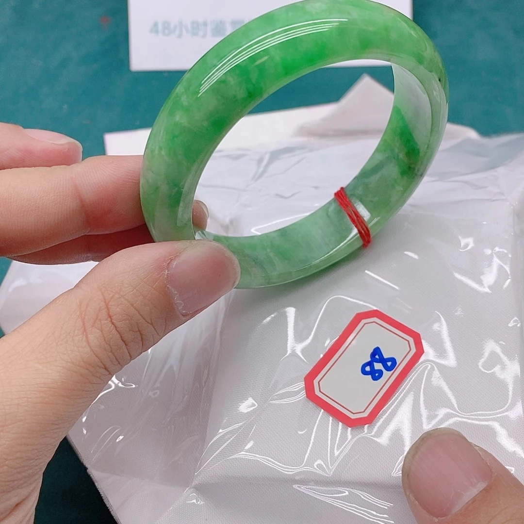 翡翠手镯未镶嵌阳***脸8888888