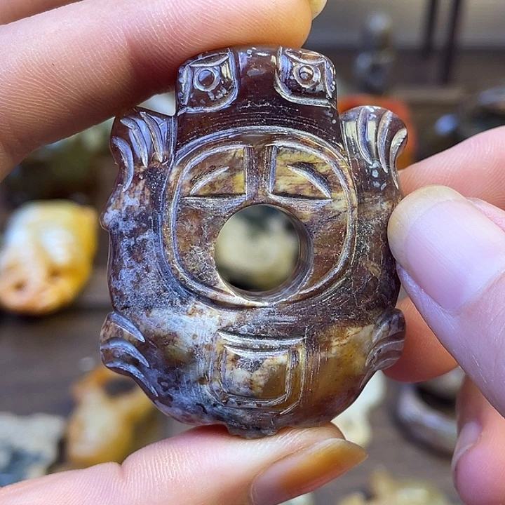 未镶嵌和田玉（糖玉）挂件