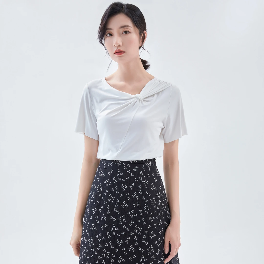 2025年短款设计感气质时尚T恤白色显瘦百搭短袖上衣女夏HH20207