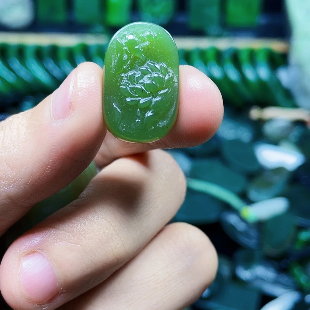 和田玉未镶嵌挂件