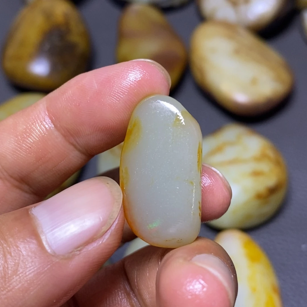 未镶嵌和田玉（糖玉）挂件