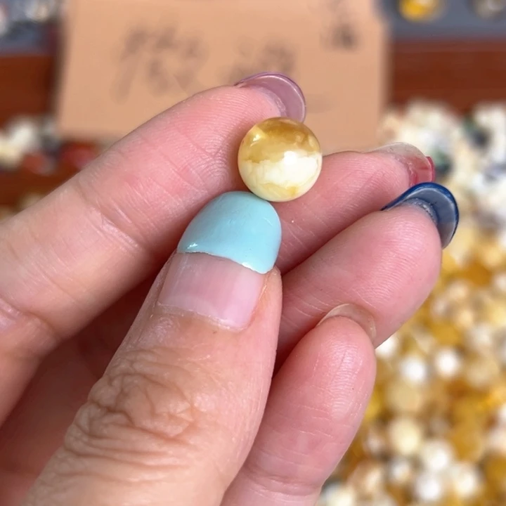 未镶嵌蜜蜡裸石9.8mm一个