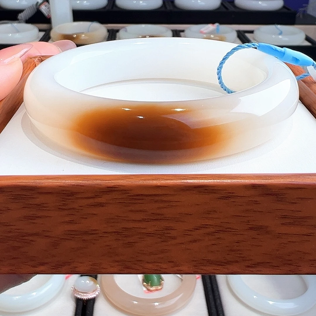 和田玉（糖玉）未镶嵌手镯