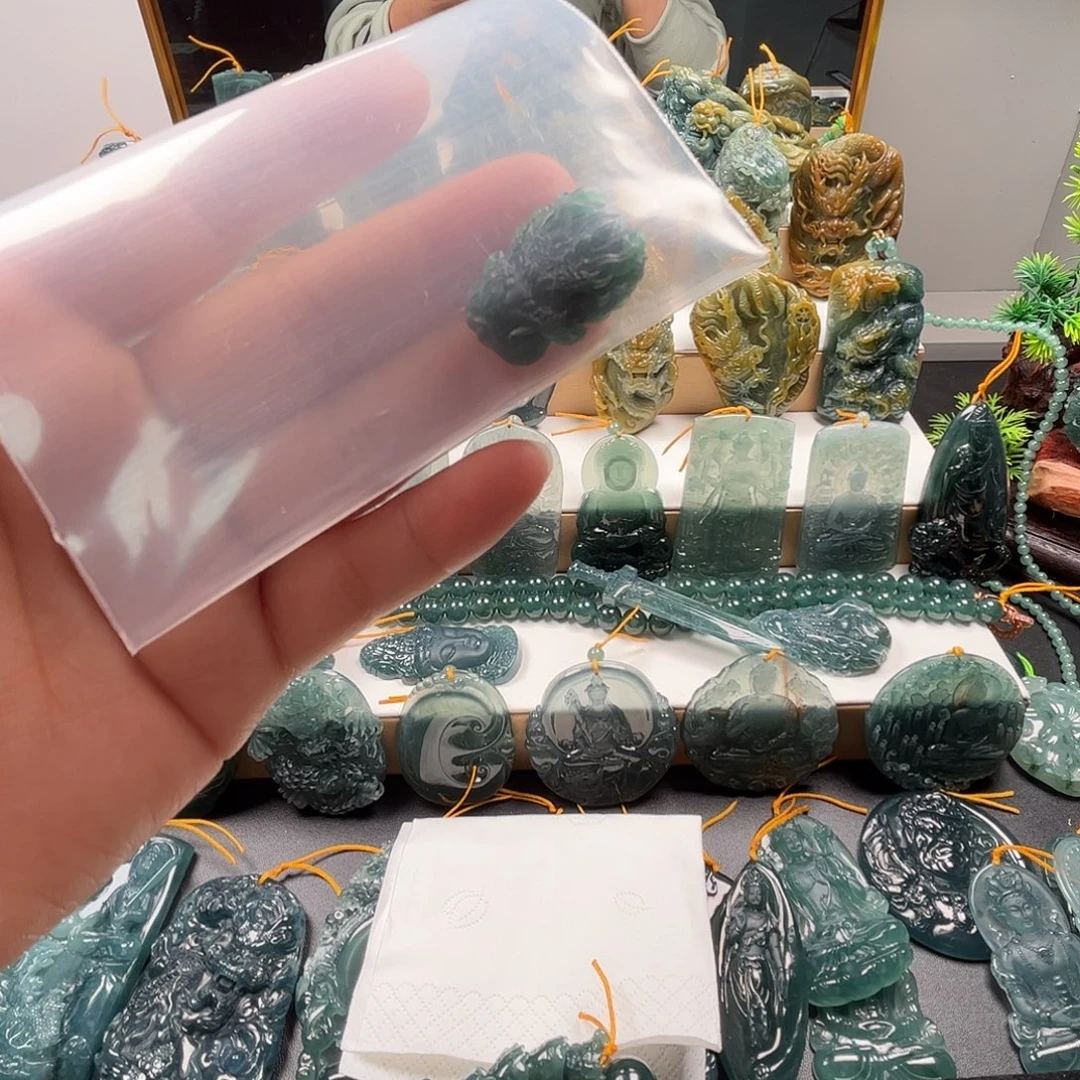 玩***家翡翠未镶嵌吊坠(不含链)纯天然A货翡翠吊坠666