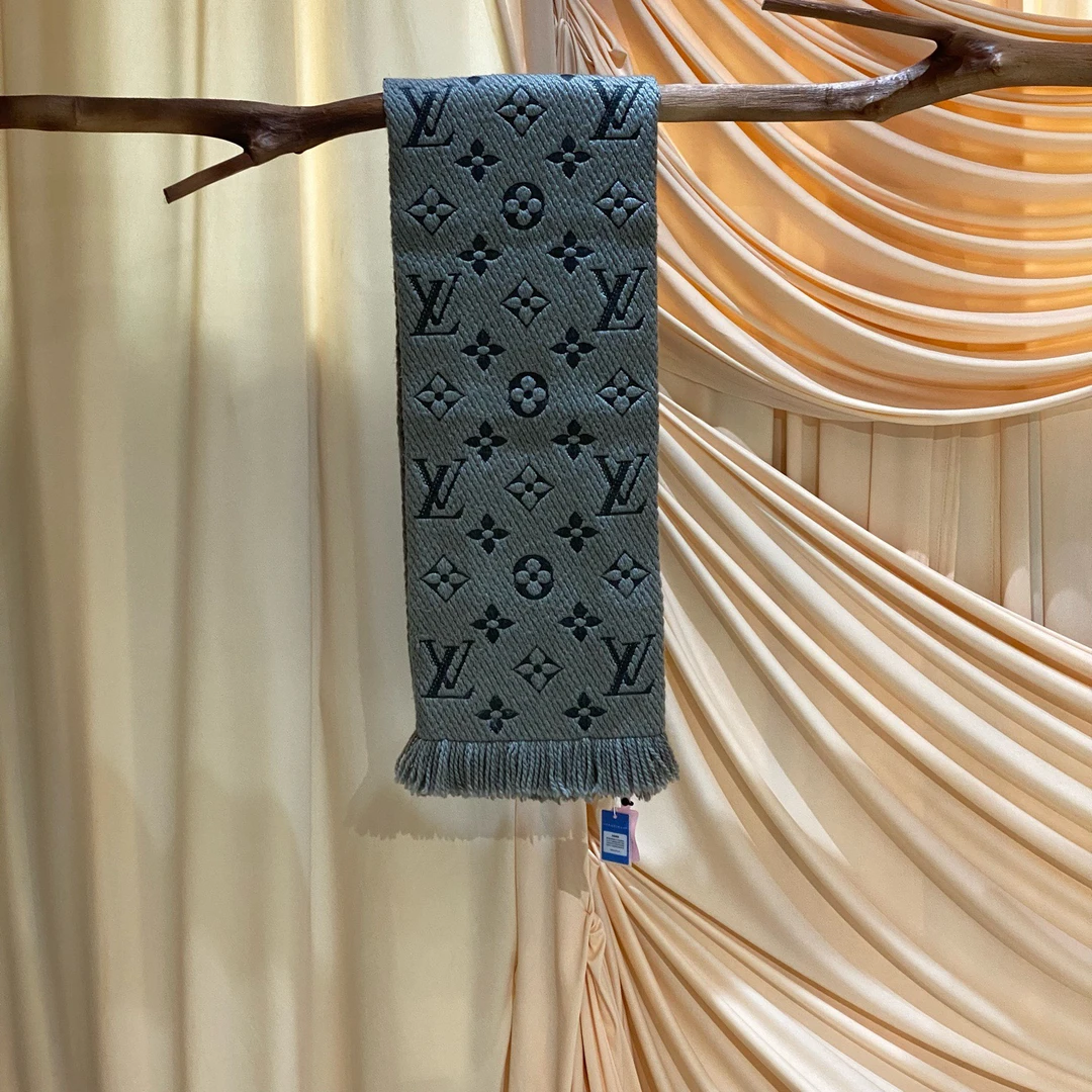 99新 LouisVuitton/路易威登 老花满印羊绒围巾/153*30cm/39595