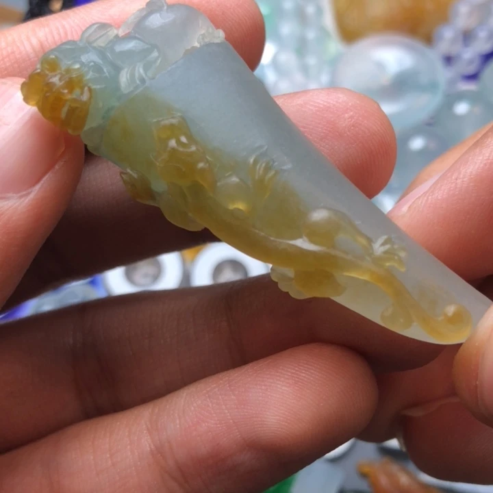 定制翡翠未镶嵌挂件