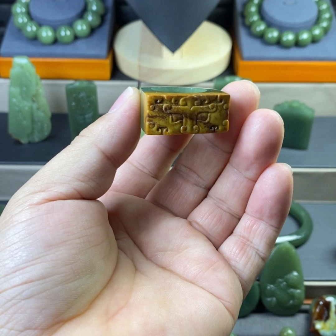 岫岩河磨玉（透闪石质玉）未镶嵌颈饰