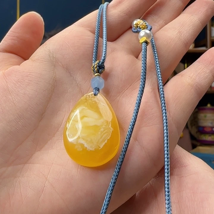 未镶嵌吊坠(赠链)蜜蜡