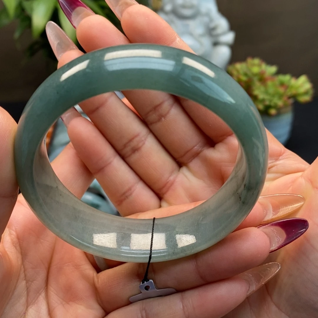 翡翠手镯未镶嵌天