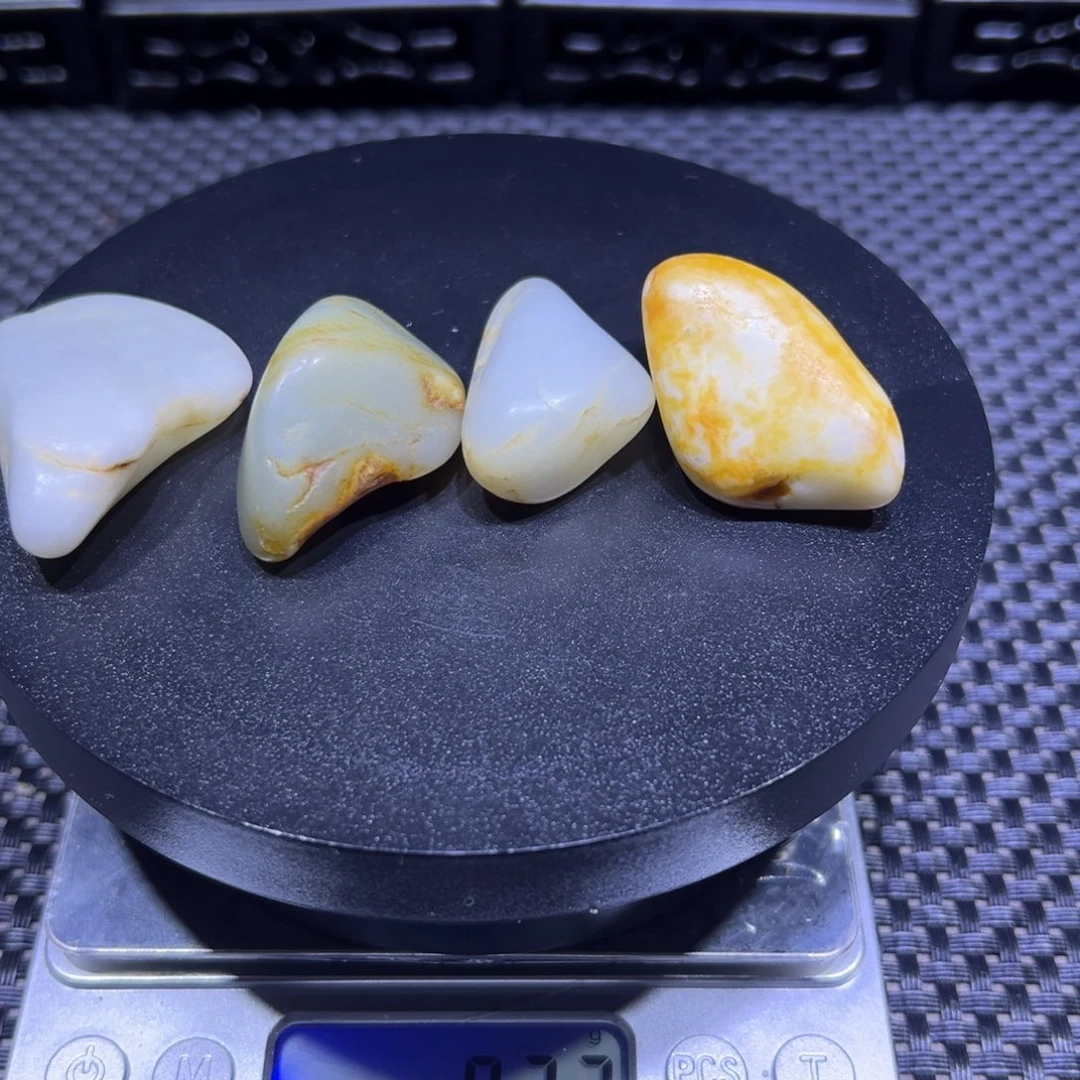吊坠(不含链)未镶嵌和田玉（子料）93-37