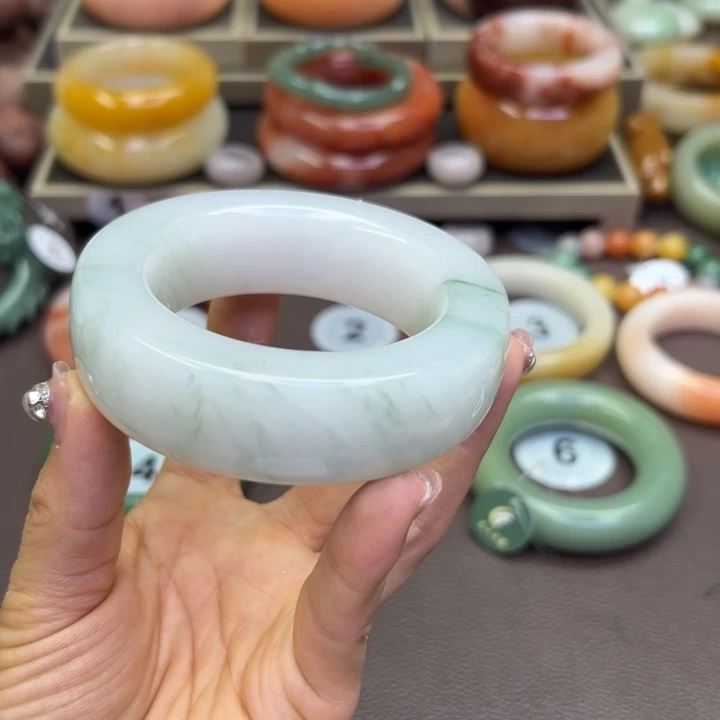 未镶嵌手镯石英岩玉?****、