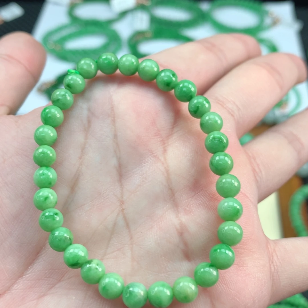 翡翠手链未镶嵌翡翠