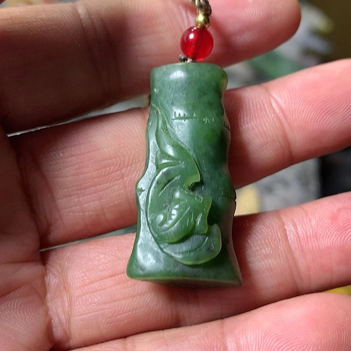 颈饰未镶嵌和田玉（糖玉）