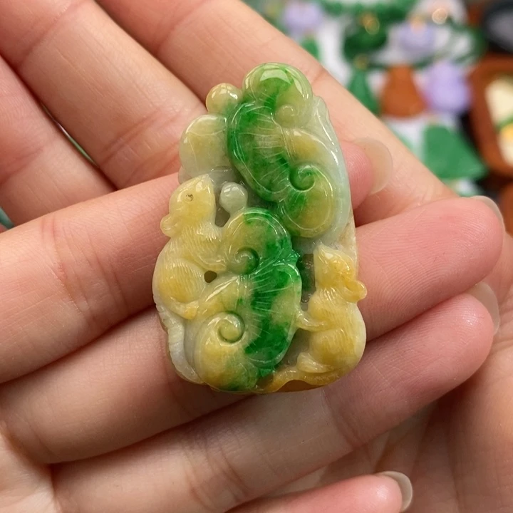 颈饰未镶嵌翡翠吊坠