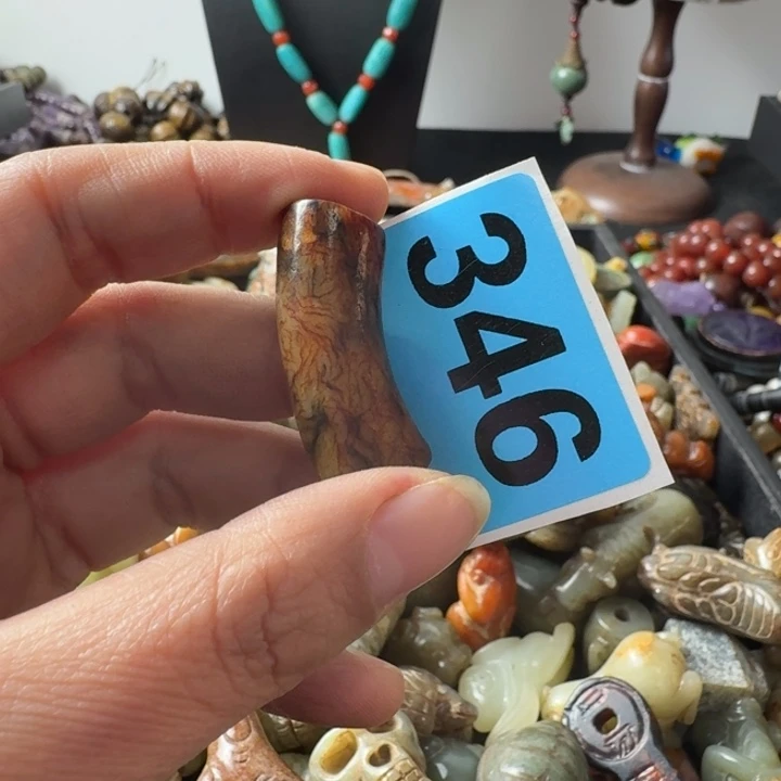 孙***哒玛瑙/玉髓未镶嵌颈饰