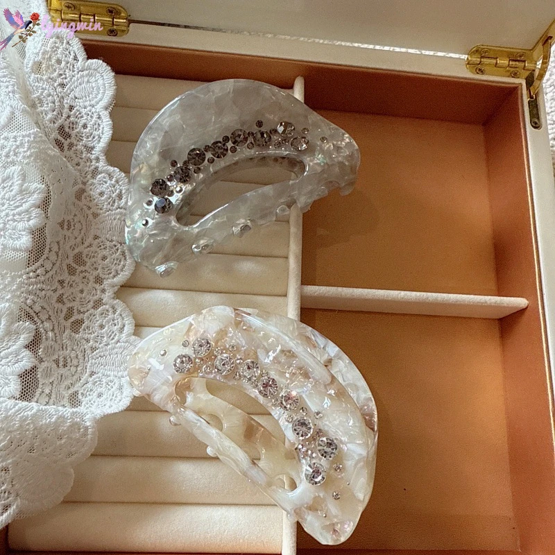 2025新款轻奢水钻中号抓夹时尚气质鲨鱼夹后脑勺盘发半扎发夹头饰