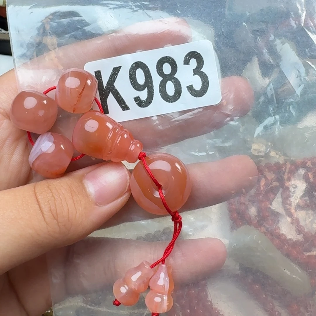 南红玛瑙未镶嵌珠宝奇石