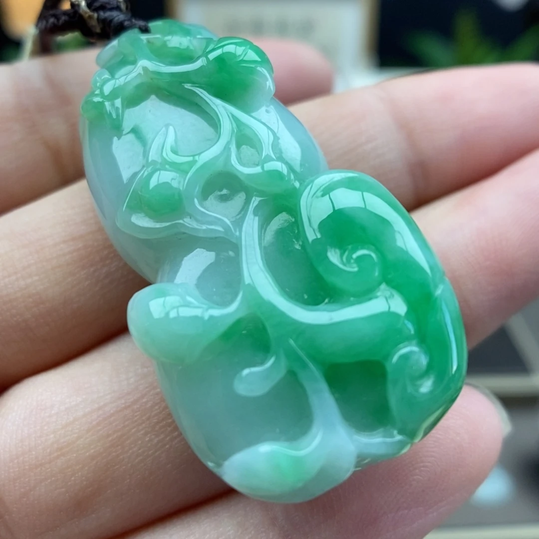 翡翠未镶嵌颈饰吊坠32