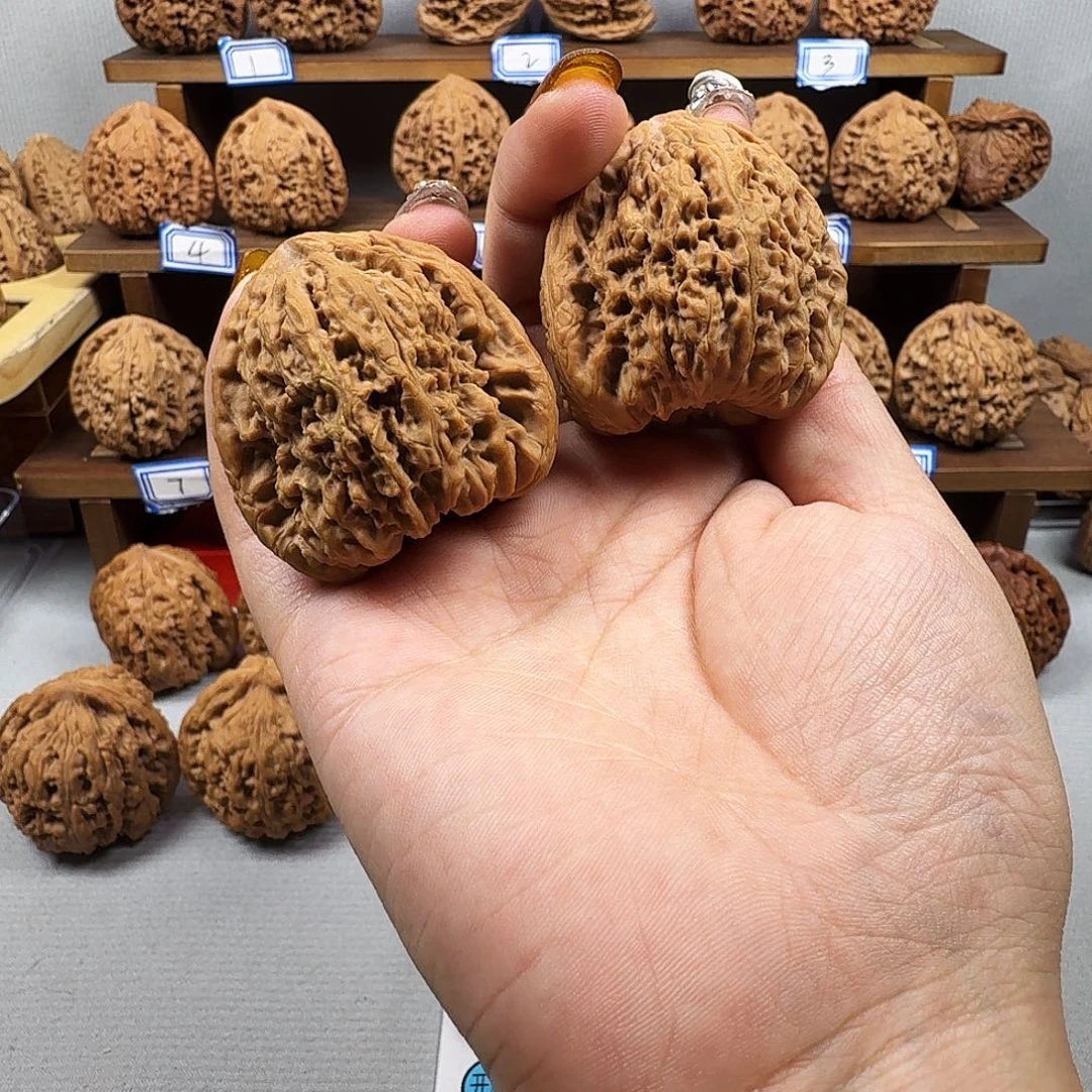 吊坠文玩核桃新宇文玩核桃42有黄