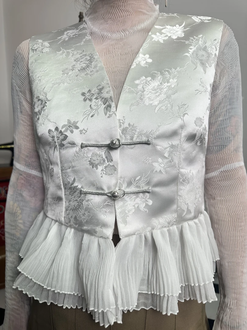 粉马 清货小马甲蕾丝气质时尚